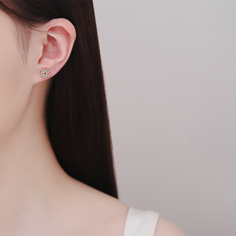 18K gold female love petals mo - огляд і ціна Home Security Companies